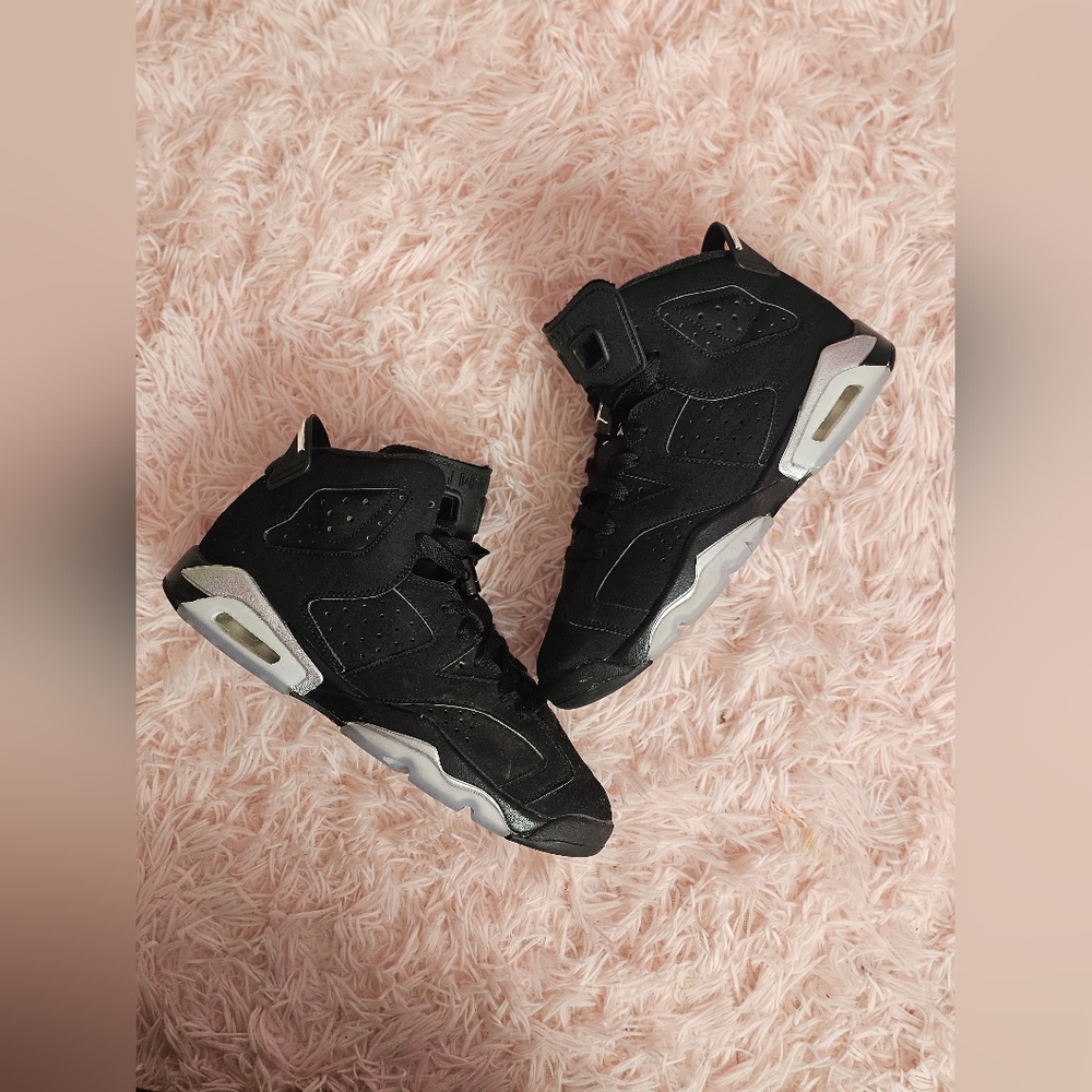 Jordan 6 Retro "Black/Metallic Silver" Grade School WITHOUT ORIGINAL BOX* WORN